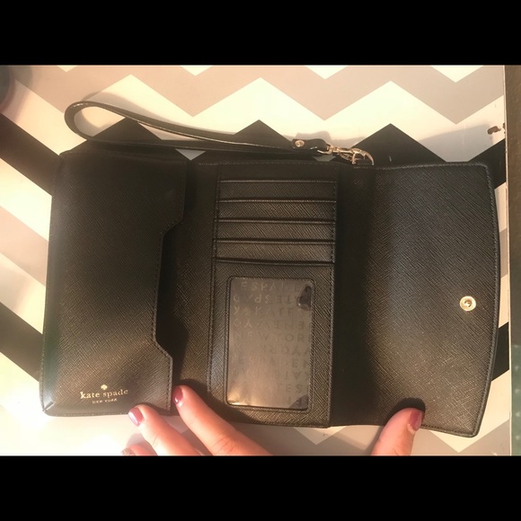 ♠️ New Kate Spade Wristlet ♠️ - Picture 3 of 3